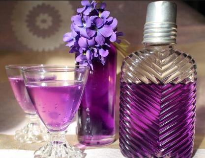 Violet liqeur and sweet syrup